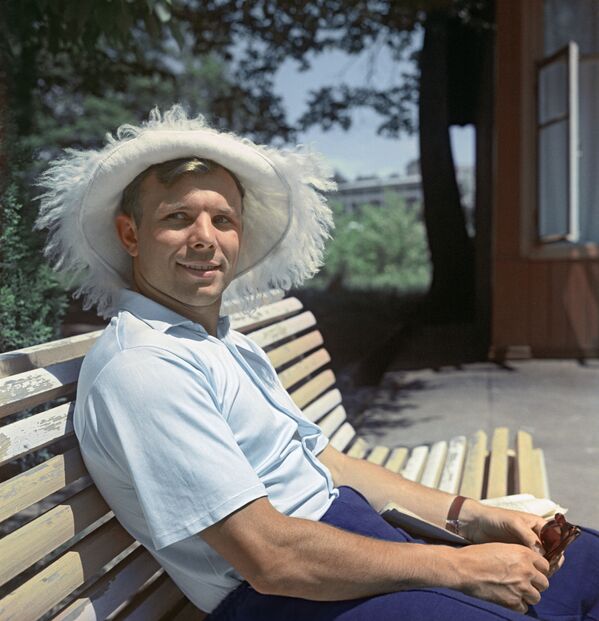 Первый в мире космонавт, Герой Советского Союза Юрий Гагарин - Sputnik Moldova