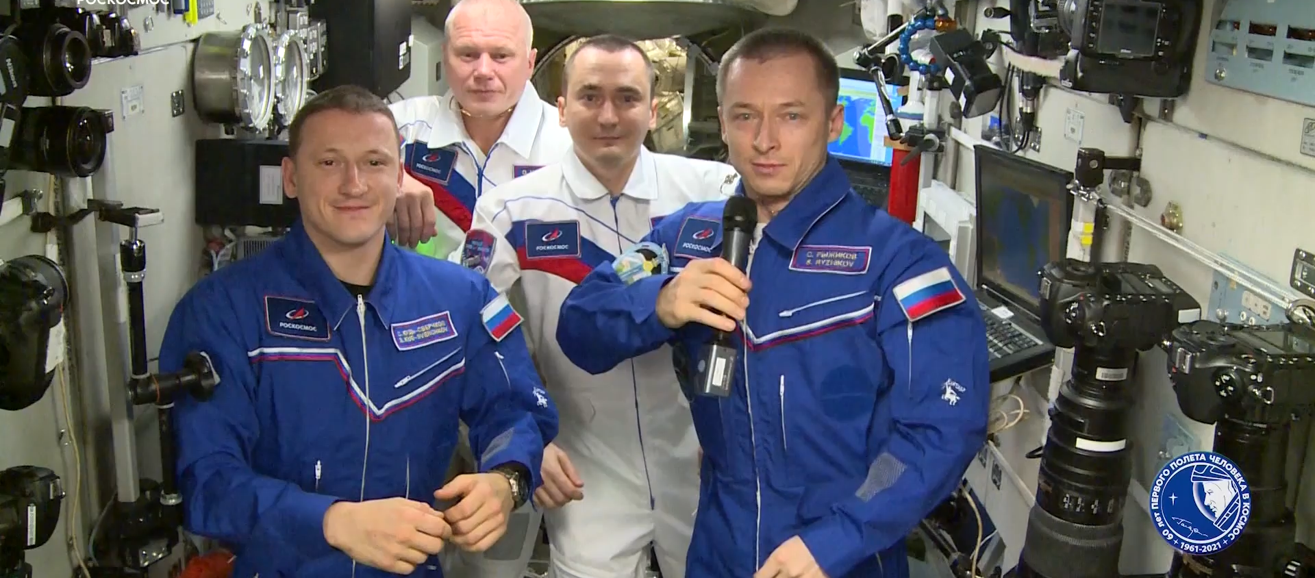 Легендарная дата: российские космонавты поздравили землян с юбилеем первого полета человека в космос - Sputnik Молдова, 1920, 12.04.2021