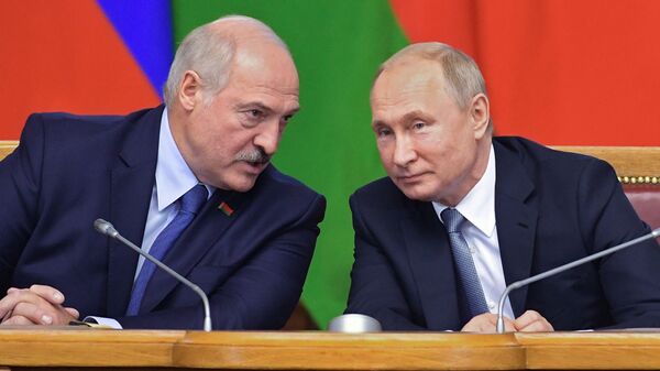 Președintele rus, Vladimir Putin, și omologul său din Belarus, Alexander Lukaşenko - Sputnik Moldova-România
