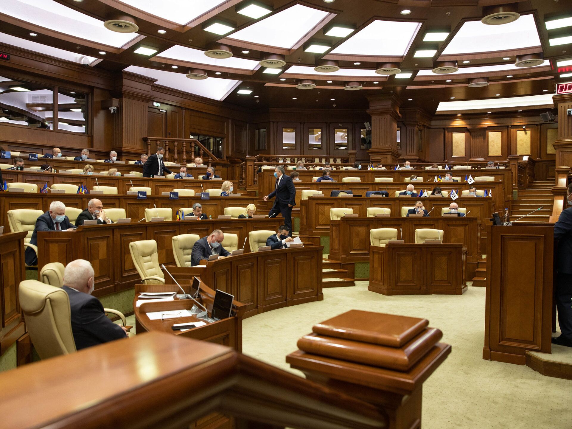 Какие партии пройдут в парламент. Заседание парламента Кельна. Собрание парламент вишней. Заседание правительства Молдовы. Фото стола парламента.
