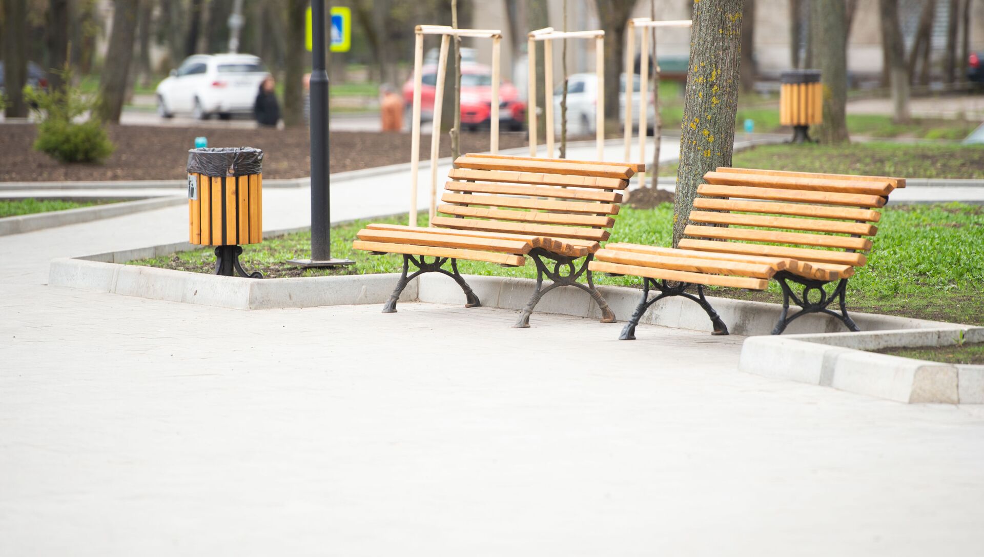 Скамейки в парке - Sputnik Молдова, 1920, 28.05.2021