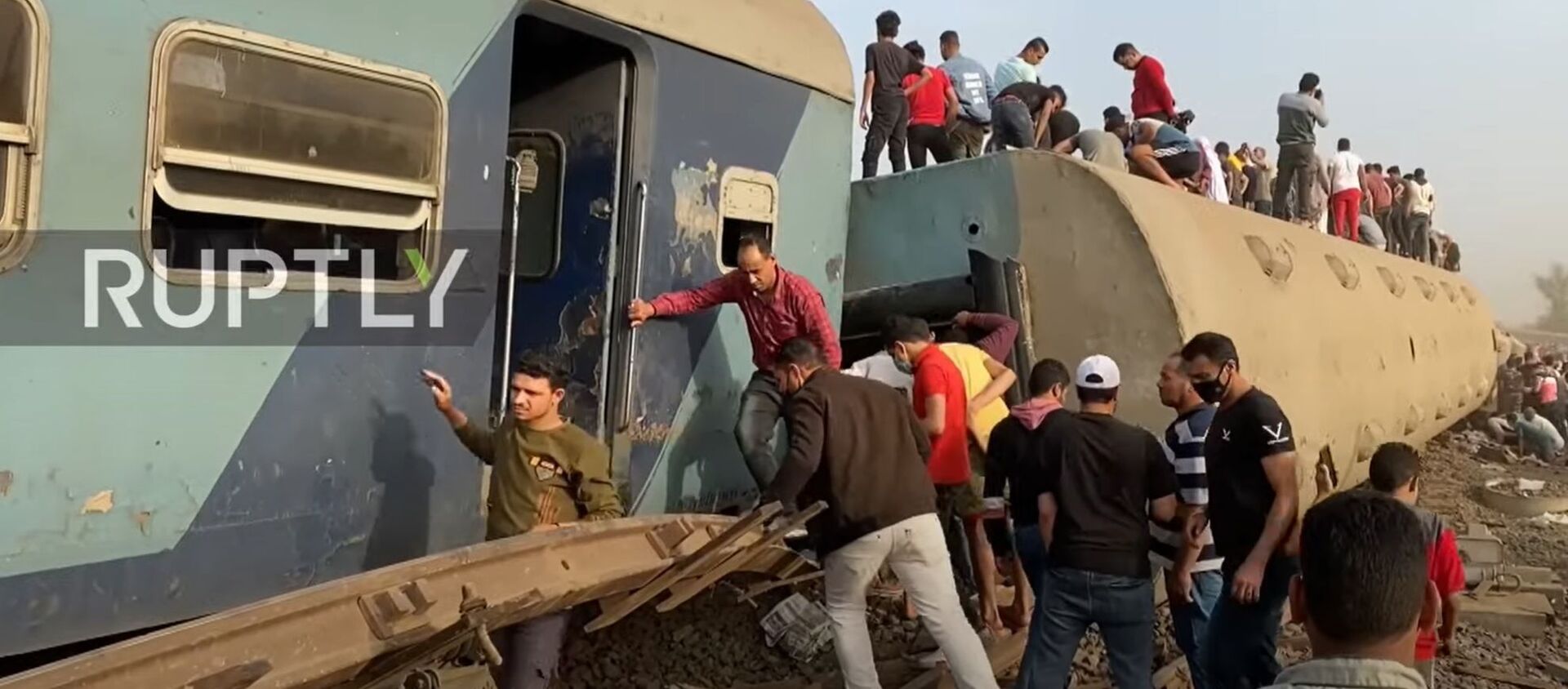 Egypt: Dozens of people injured after train derails north of Cairo - Sputnik Moldova, 1920, 19.04.2021