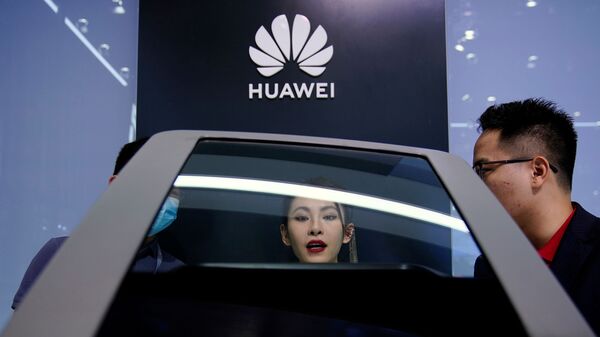 Стенд компании Huawei на международной автомобильной выставке в Шанхае  - Sputnik Молдова