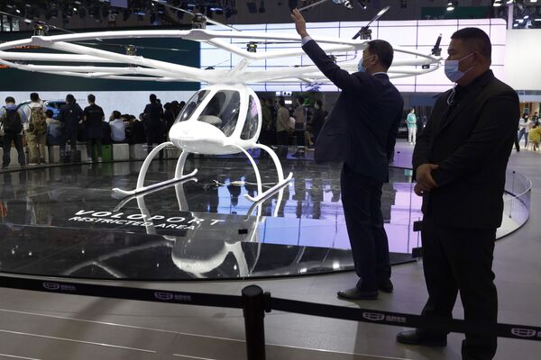 Летательный аппарат на международной автомобильной выставке в Шанхае  - Sputnik Молдова