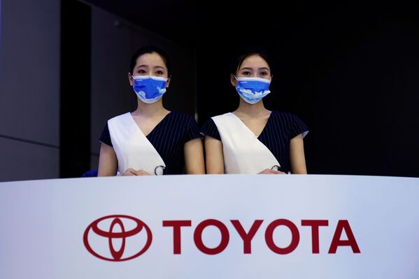 Стенд Toyota на международной автомобильной выставке в Шанхае  - Sputnik Молдова