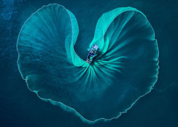 Снимок Heart of the sea вьетнамского фотографа Phuoc Hoai Nguyen, высоко оцененный на конкурсе All About Photo Awards 2021 - Sputnik Молдова