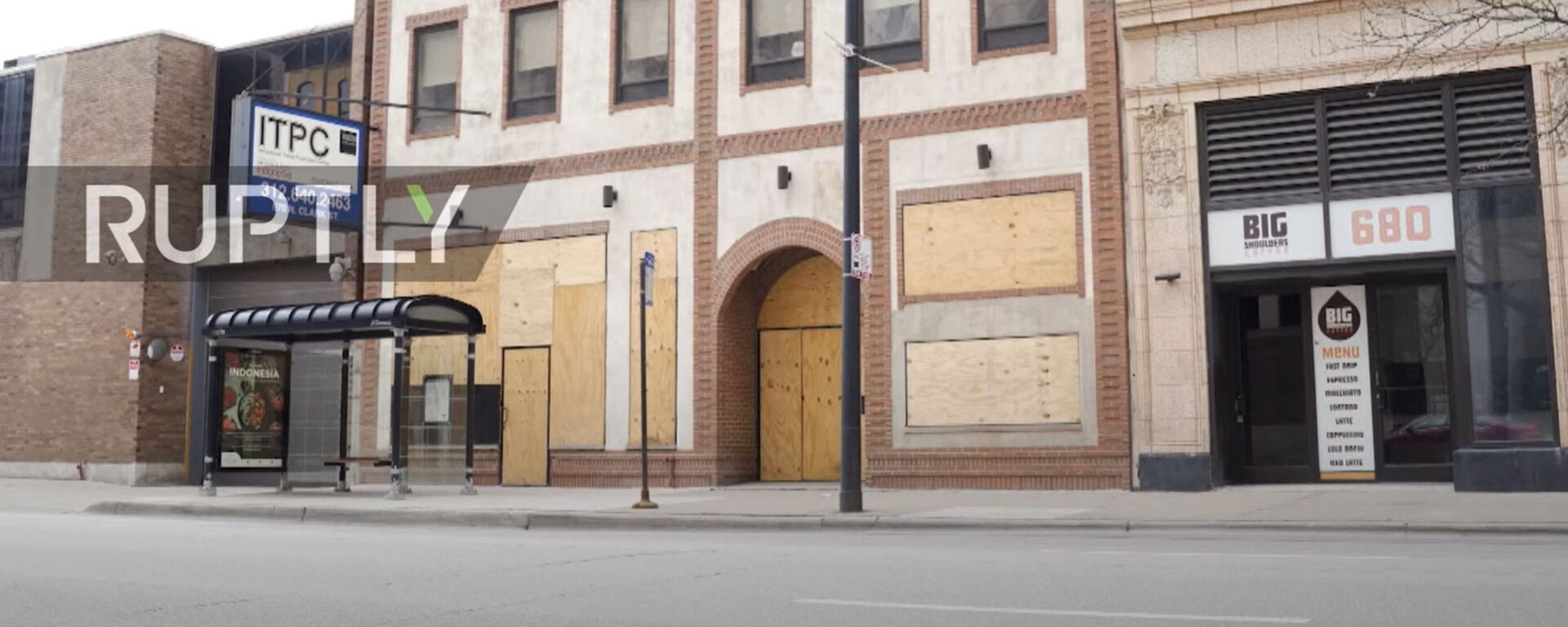Chicago stores seen boarded up following Chauvin guilty verdict - Sputnik Moldova, 1920, 21.04.2021