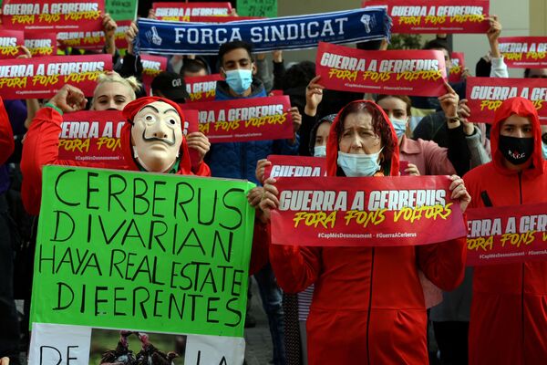 Участники акции протеста в Барселоне, выступающих за право на хорошее жилье - Sputnik Moldova-România