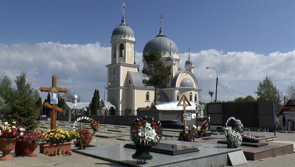 Радоница с закрытыми кладбищами в Кишиневе  - Sputnik Молдова