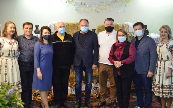 В Кишиневе запустили социальную кампанию Дарим свет - Sputnik Молдова