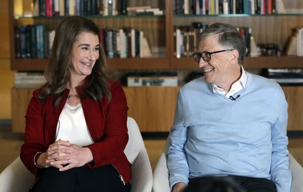 Билл Гейтс с супругой Мелиндой во время интервью в Киркланд, штат Вашингтон, 2019 год - Sputnik Moldova-România