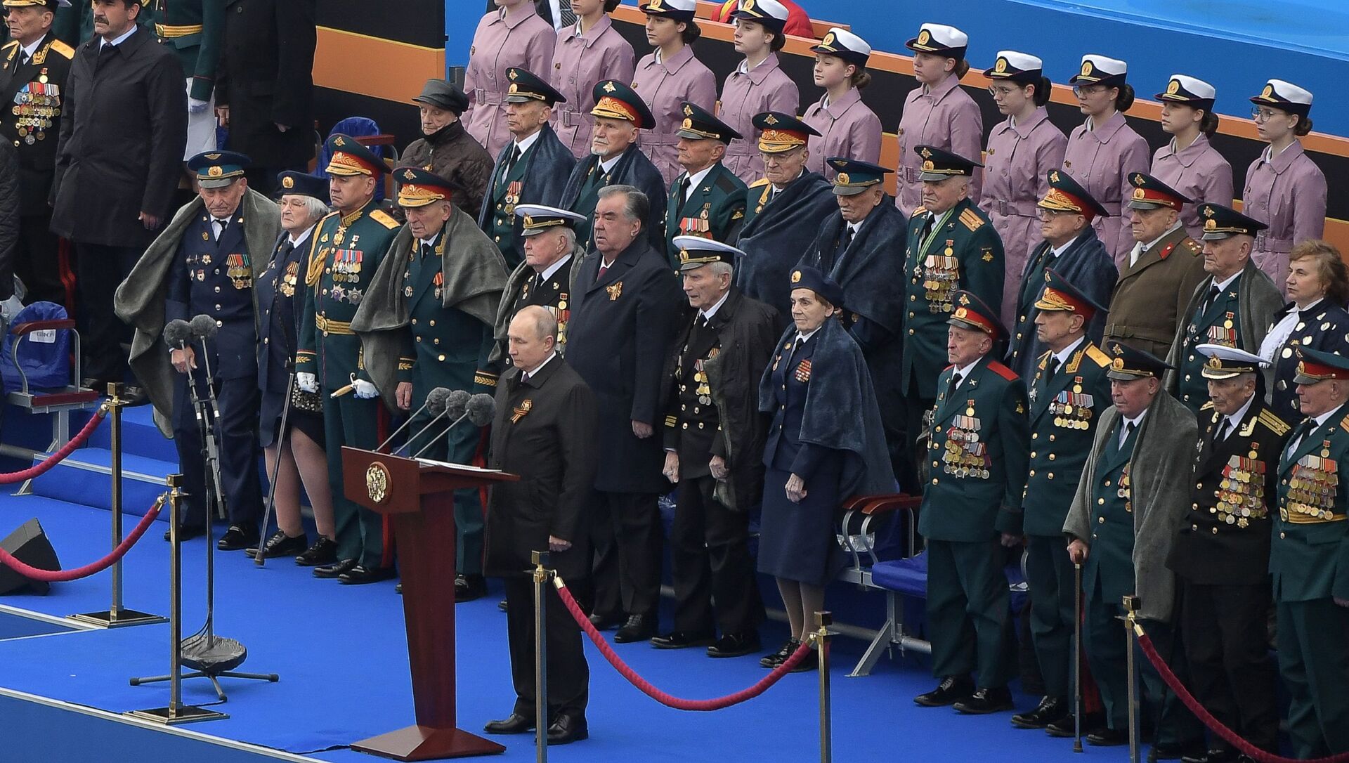 Президент РФ В. Путин на военном параде в честь 76-й годовщины Победы в ВОВ - Sputnik Moldova, 1920, 09.05.2021