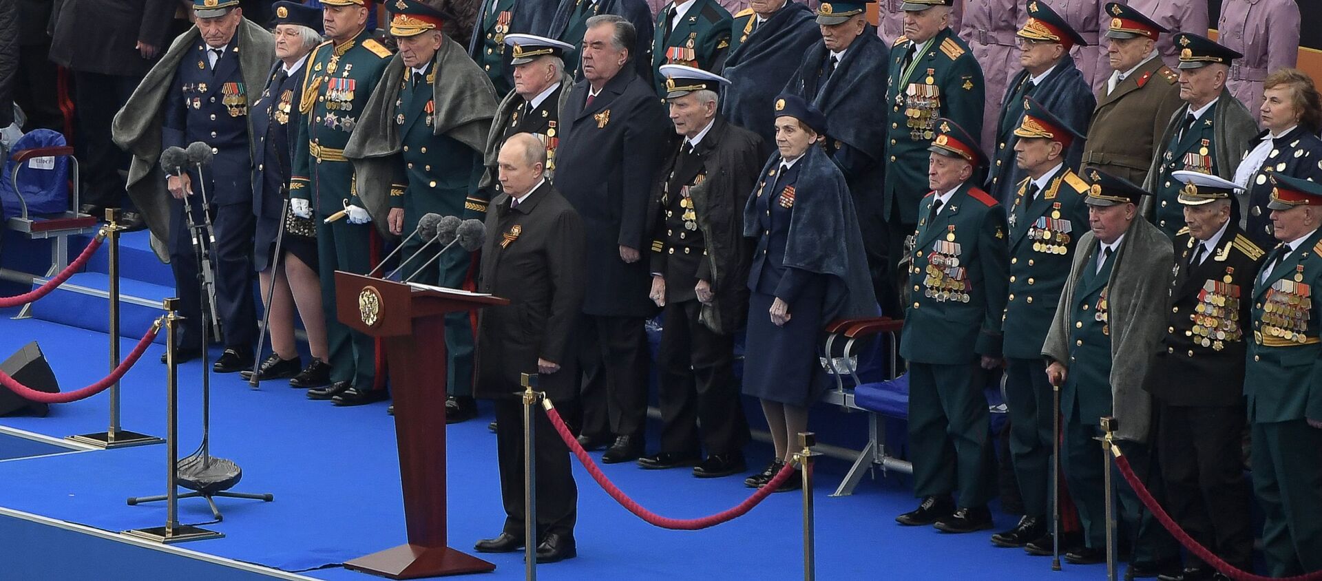 Президент РФ В. Путин на военном параде в честь 76-й годовщины Победы в ВОВ - Sputnik Moldova, 1920, 09.05.2021
