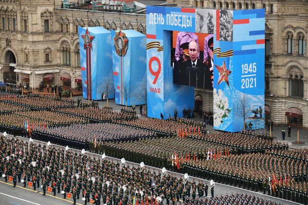 Военнослужащие парадных расчетов на военном параде в честь 76-й годовщины Победы в Москве - Sputnik Moldova