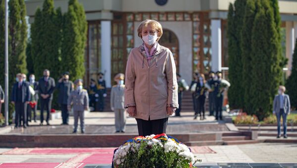 Depuneri de flori la Complexul Memorial Eternitate - Sputnik Молдова