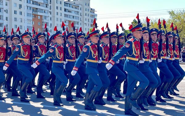 Парад в честь 76-й годовщины Победы в Великой Отечественной войне в Тирасполе - Sputnik Молдова