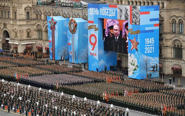 Военнослужащие парадных расчетов на военном параде в честь 76-й годовщины Победы в Москве - Sputnik Молдова