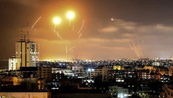Ракеты, выпущенные в сторону Израиля из города Газа - Sputnik Moldova