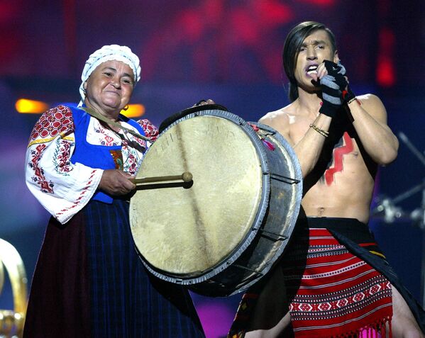 Zdob si Zdub из Молдовы выступят на генеральной репетиции в Киеве 20 мая 2005 года перед субботним финалом 50-го конкурса песни Евровидение - Sputnik Moldova