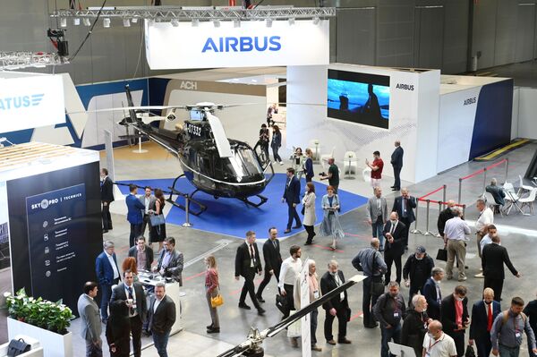 Стенд компании Airbus на XIV Международной выставке вертолетной индустрии HeliRussia 2021 в Москве - Sputnik Молдова