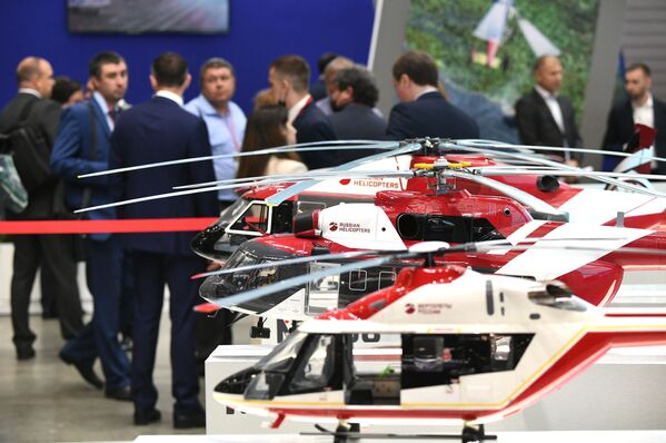 Макеты вертолетов на XIV Международной выставке вертолетной индустрии HeliRussia 2021 в Москве - Sputnik Молдова