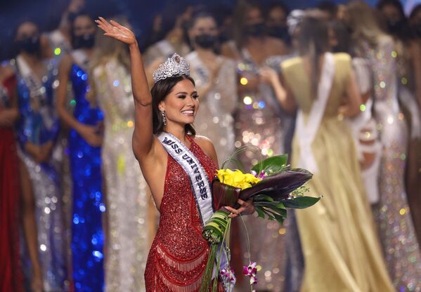 Мисс Мексика Андреа Меза коронована на сцене конкурса «Мисс Вселенная 2021» - Sputnik Молдова