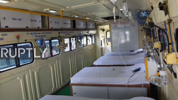 Transport company converts bus into ICU on wheels saving lives of COVID patients - Sputnik Moldova