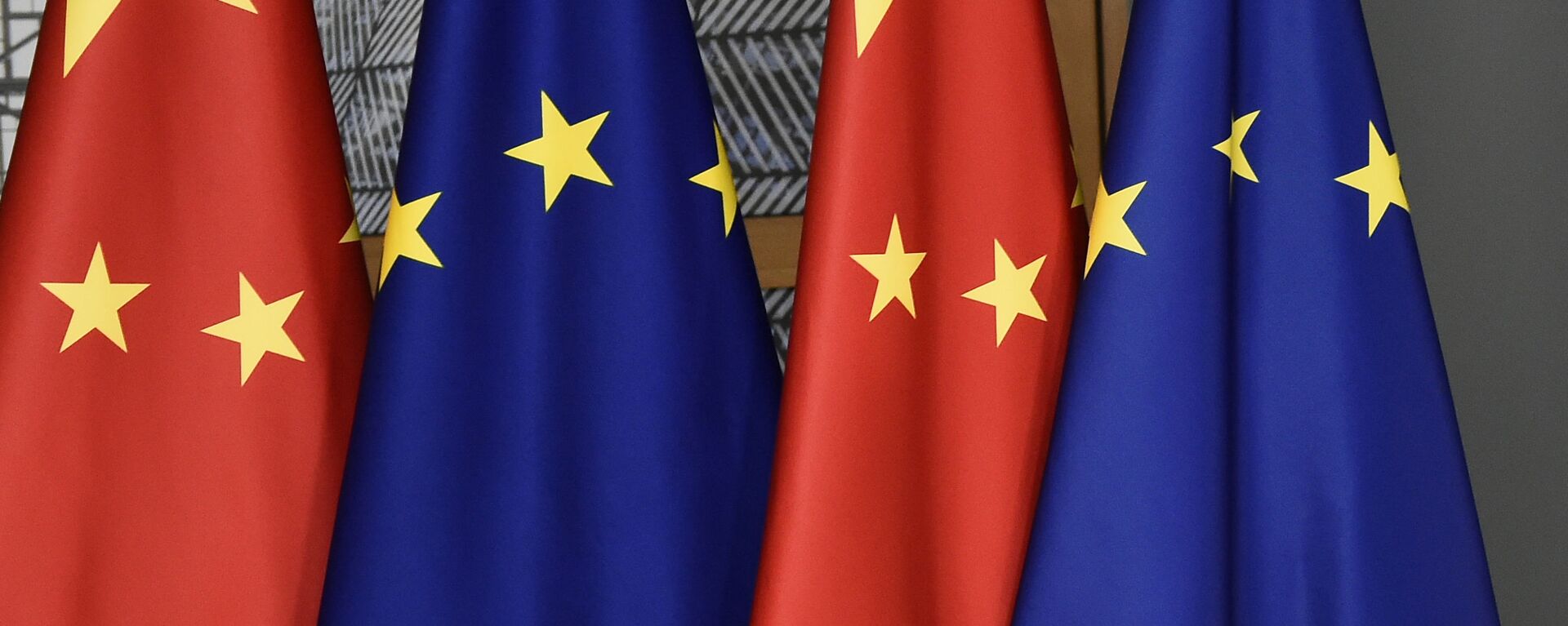Drapele UE și China - Sputnik Moldova-România, 1920, 04.06.2021