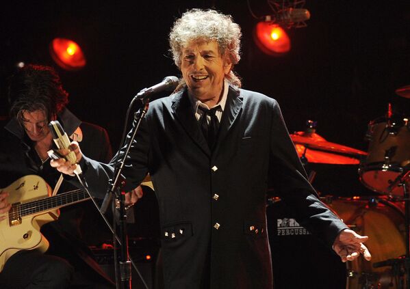 Боб Дилан выступает в Лос-Анджелесе - Sputnik Молдова