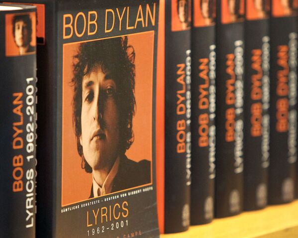 Книги американского музыканта Боба Дилана - Sputnik Молдова