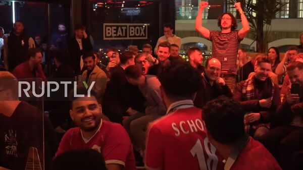 UK: Agony for Man Utd fans after shootout heartache in Europa final - Sputnik Молдова