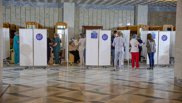 Maraton de vaccinare la Palatul Republicii - Sputnik Moldova