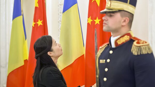 Drapelele Chinei și României - Sputnik Moldova-România