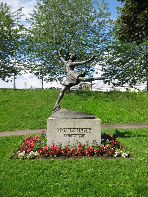 Sculptura gimnastei norvegiene Sonja Henie din Oslo - Sputnik Moldova