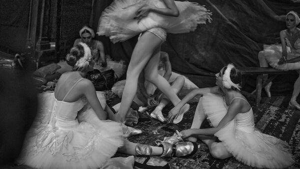 Один из снимков фотопроекта Behind The Ballet фотографа Алексея Цилера, победившего в номинации Фотопроект фотоконкурса РГО Самая красивая страна - Sputnik Молдова