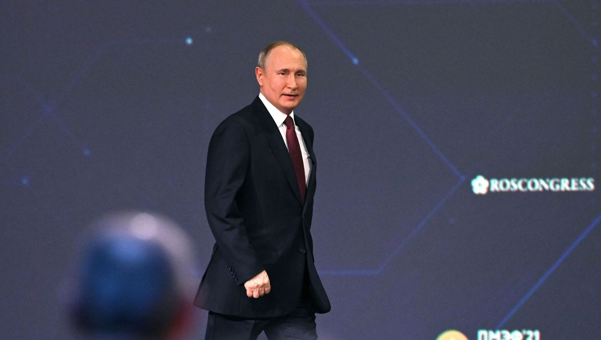 Президент РФ В. Путин принял участие в пленарном заседании ПЭМФ-2021 - Sputnik Moldova, 1920, 04.06.2021