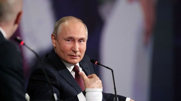 Президент РФ В. Путин принял участие в пленарном заседании ПЭМФ-2021 - Sputnik Moldova-România