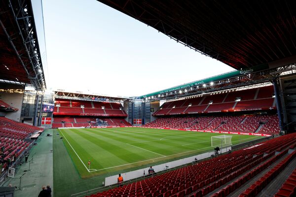 Стадион Паркен в Копенгагене – самая маленькая спортивная арена Евро-2020. Тем не менее он считается самым большим в Дании и за свою более чем 30-летнюю историю принял немало еврокубковых матчей. В 2001 году стал площадкой для проведения конкурса Евровидение. - Sputnik Молдова