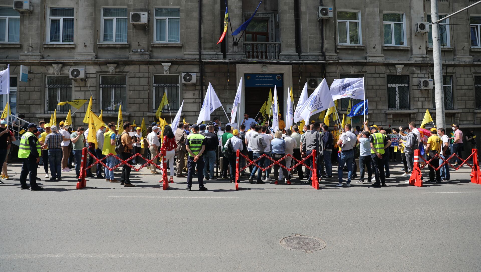 Proteste la Comisia Electorală Centrală - Sputnik Moldova, 1920, 08.06.2021