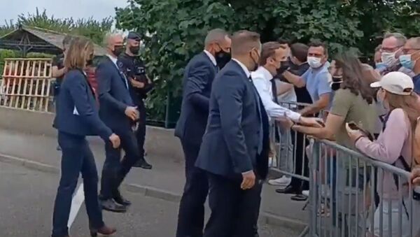 France: Macron slapped in the face during public appearance - Sputnik Moldova-România