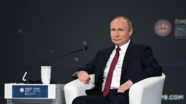 Президент РФ В. Путин принял участие в мероприятиях Петербургского международного экономического форума - Sputnik Moldova-România