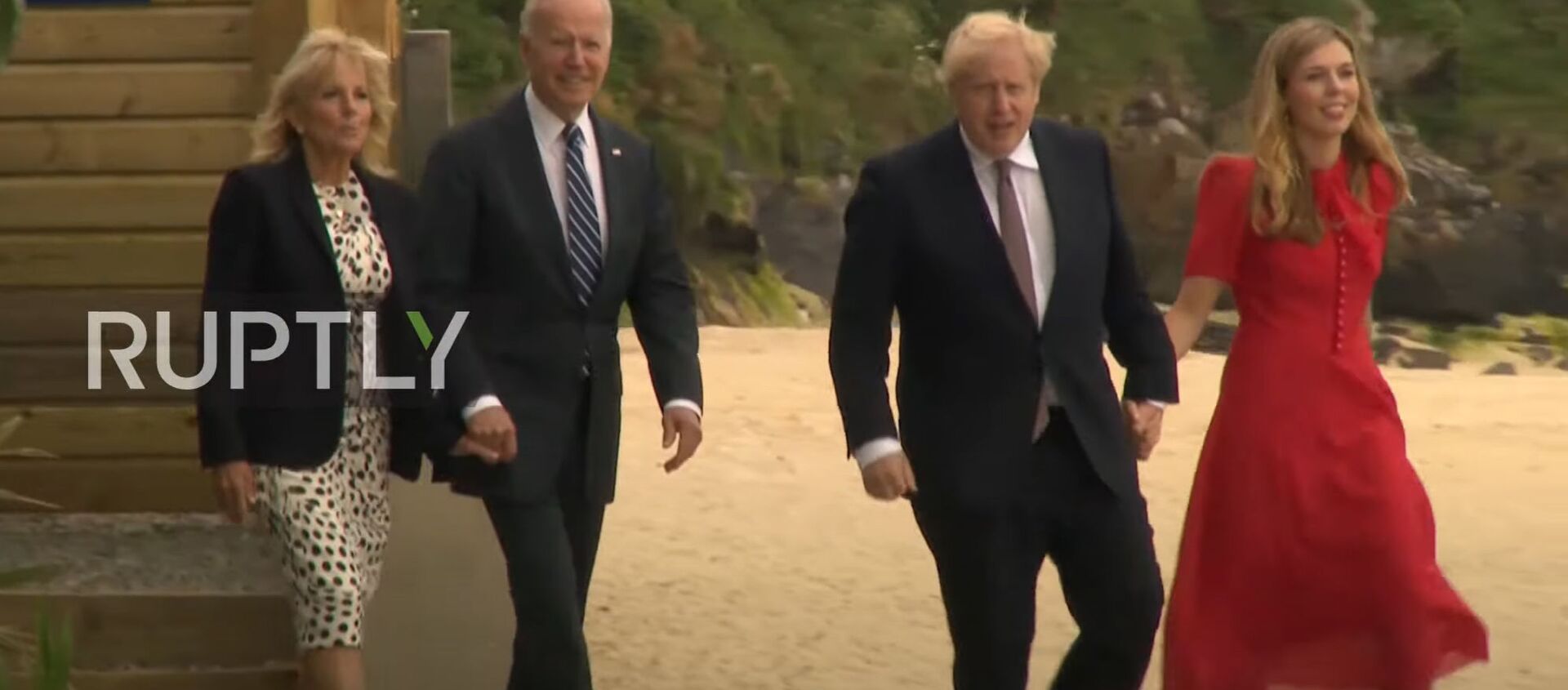 Biden meets with UK PM Johnson in Cornwall to sign new Atlantic Charter - Sputnik Moldova-România, 1920, 11.06.2021