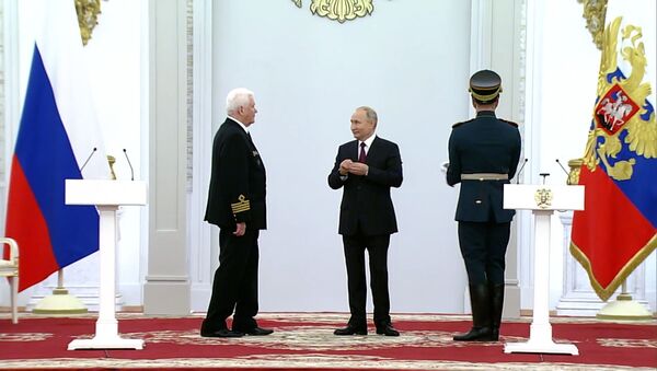 Путин вручил награды лауреатам госпремии - Sputnik Молдова