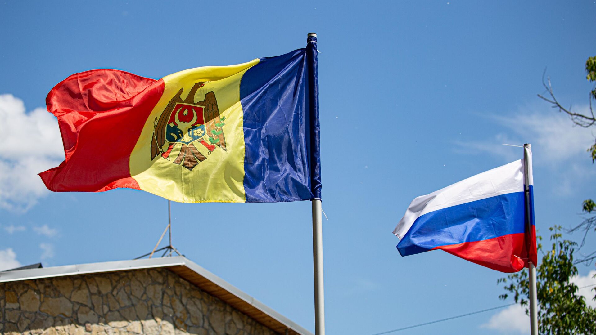 Флаги Молдовы и России - Sputnik Moldova-România, 1920, 02.09.2021