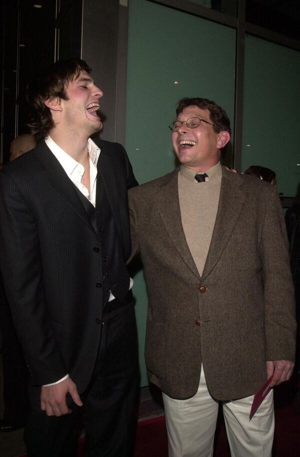 Ashton Kutcher și tatăl său Larry - Sputnik Moldova