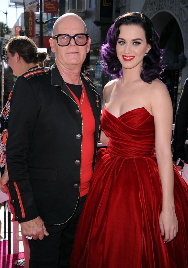 Kate Hudson și cântăreața Katy Perry ajung la premiera de la Hollywood, California - Sputnik Moldova