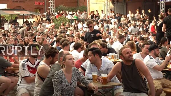 Germany: Fans elated as they watch Die Mannschaft beat Portugal 4-2 at Euro 2020 - Sputnik Молдова