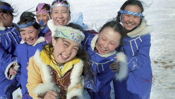 Юные жительницы якутского села Кюсюр - Sputnik Молдова