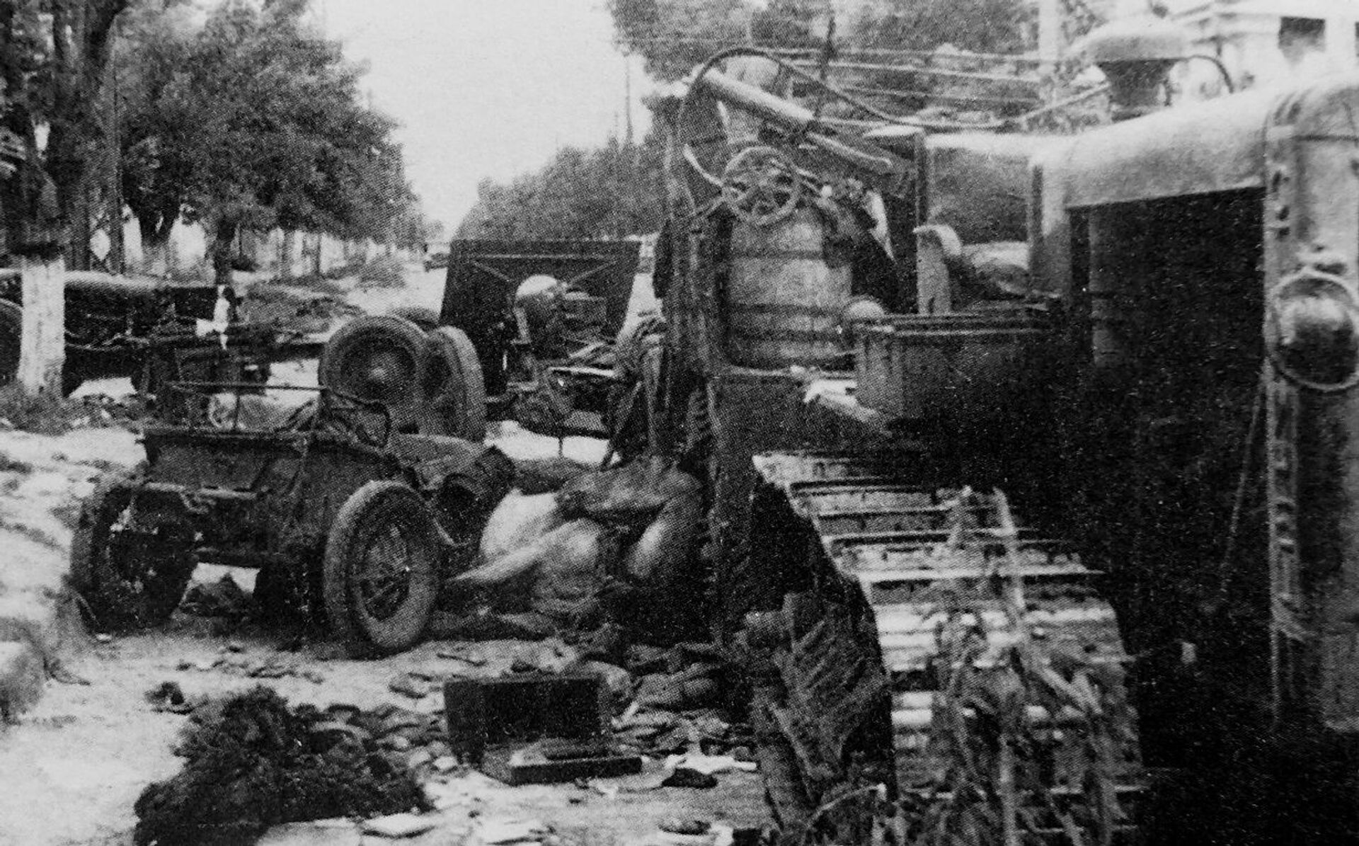 Последствия боя на улице Колумна, Кишинев, июль 1941 года. - Sputnik Молдова, 1920, 20.07.2021
