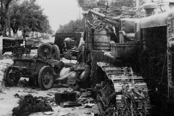 Последствия боя на улице Колумна, Кишинев, июль 1941 года Последствия боя на улице Колумна, Кишинев, июль 1941 года - Sputnik Молдова